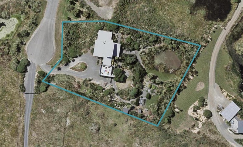 83 Reay Mackay Grove, Waikawa Beach, Levin - Carousel 1