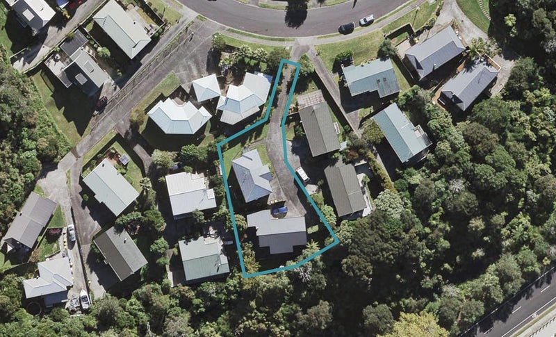 1/8 Fernlea Rise, Bayview, Auckland - Carousel 1