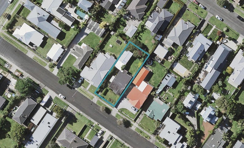 6 Creamer Avenue, Belmont, Auckland - Carousel 1