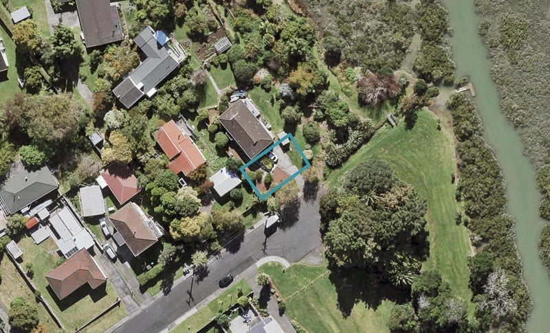 112C Roberts Road, Te Atatu South, Auckland - Carousel 1