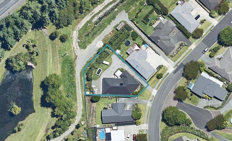 47 Kinloch Drive, Bethlehem, Tauranga - Carousel 1