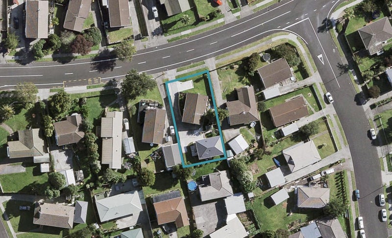 17 Riverton Drive, Randwick Park, Auckland - Carousel 1