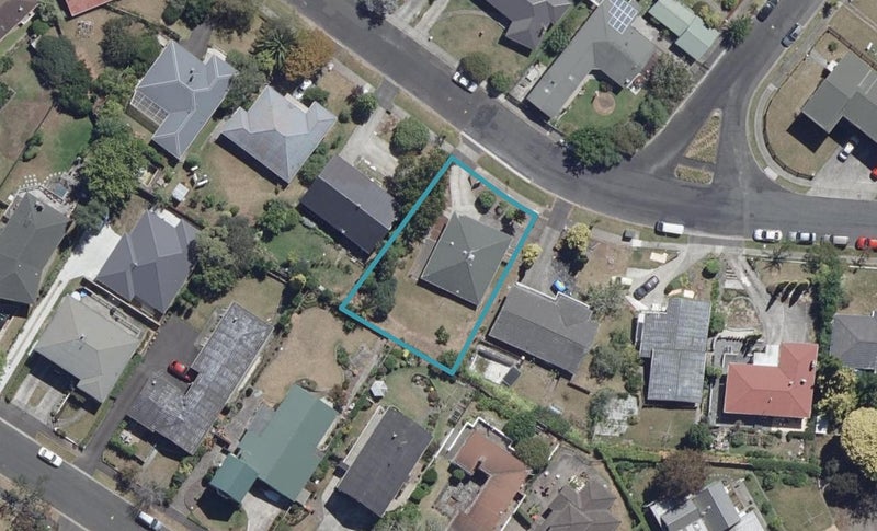 12 Garthwood Road, Hillcrest, Hamilton - Carousel 1