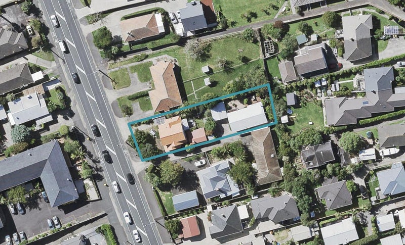 2/98 Lake Road, Narrow Neck, Auckland - Carousel 1