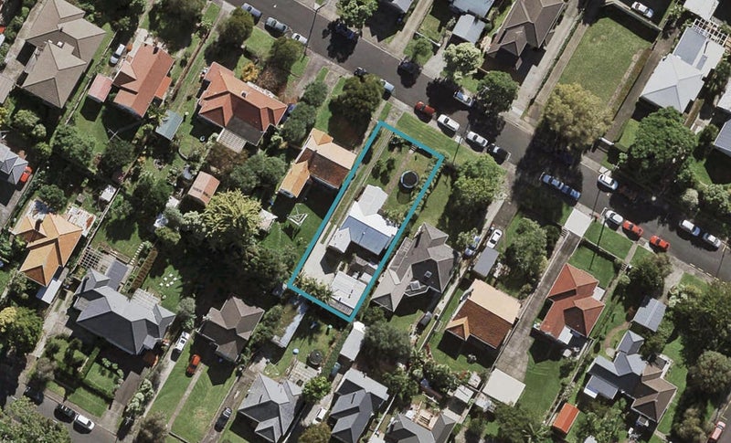 23 Ferguson Avenue, Greenlane, Auckland - Carousel 1