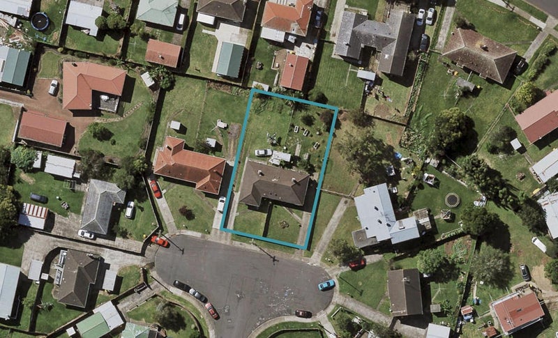 11 Linda Place, Ōtara, Auckland - Carousel 1