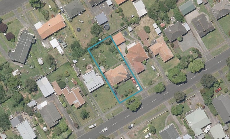 13 Nixon Street, Whanganui East, Whanganui - Carousel 1