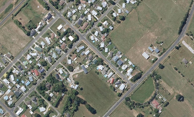 13 Tawa Street, Tokomaru, Palmerston North - Carousel 1