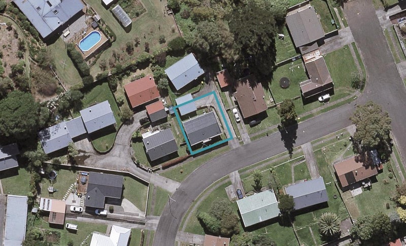 4 Brixham Place, Merrilands, New Plymouth - Carousel 1