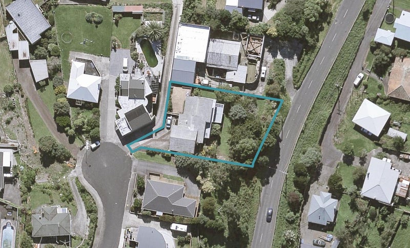 14 Catherine Crescent, Moturoa, New Plymouth - Carousel 1
