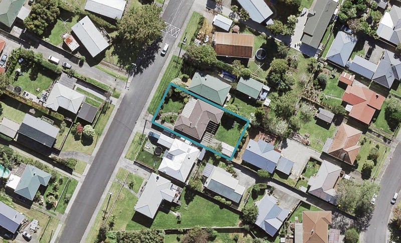 13 Tramway Road, Beach Haven, Auckland - Carousel 1