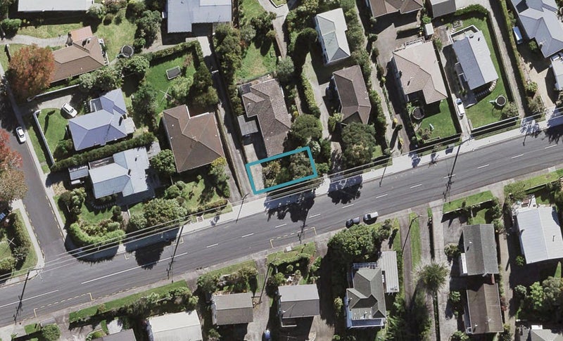 1/64 Pupuke Road, Hillcrest, Auckland - Carousel 1