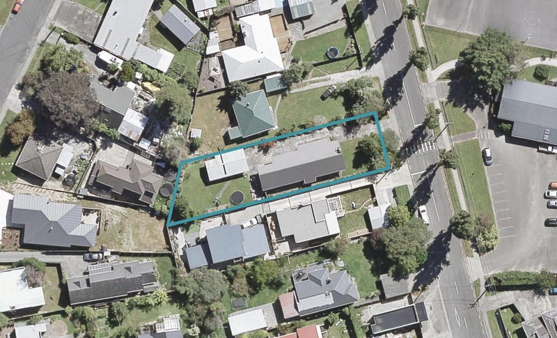 62 Pinehaven Road, Pinehaven, Upper Hutt - Carousel 1