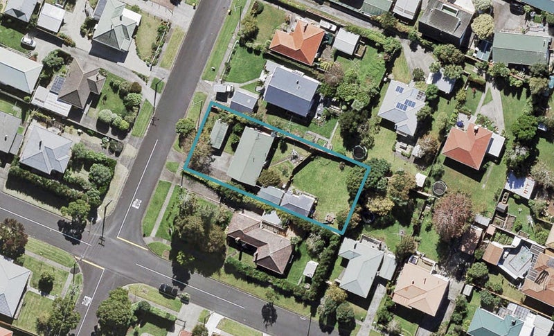 23 Koromiko Street, New Lynn, Auckland - Carousel 1