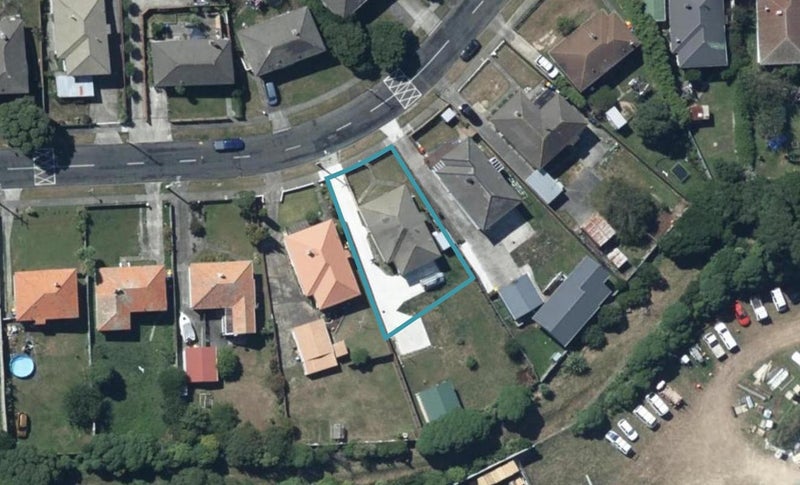 29 Hukatai Street, Elsdon, Porirua - Carousel 1