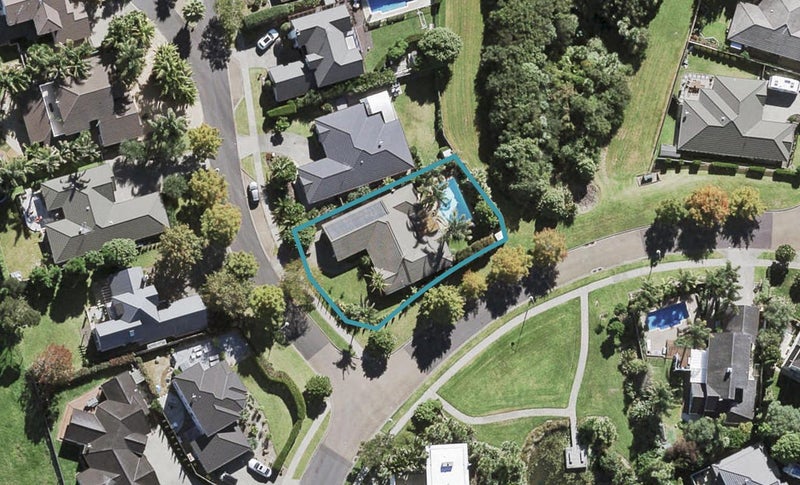 1 Monkton Close, Greenhithe, Auckland - Carousel 1