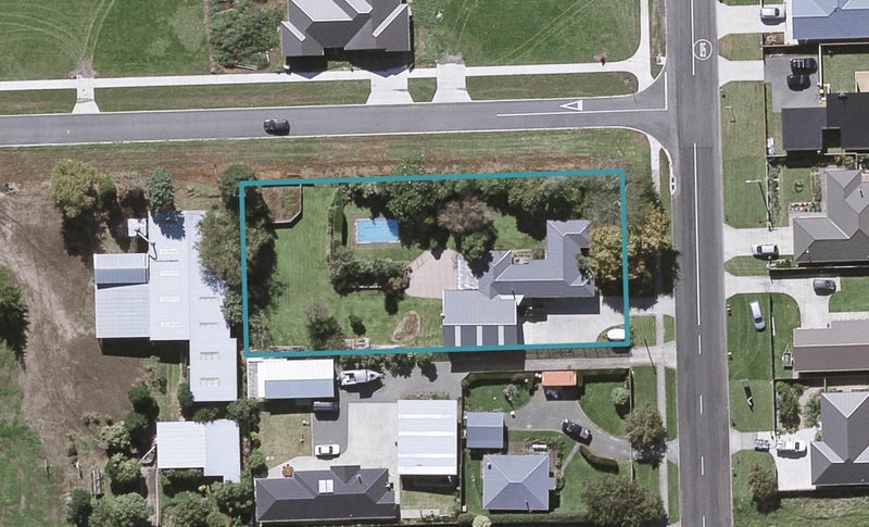 172 Richmond Road, LEPPERTON, NEW PLYMOUTH - Carousel 1