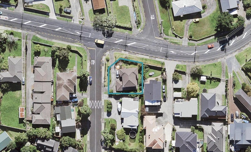82 Golf Road, New Lynn, Auckland - Carousel 1