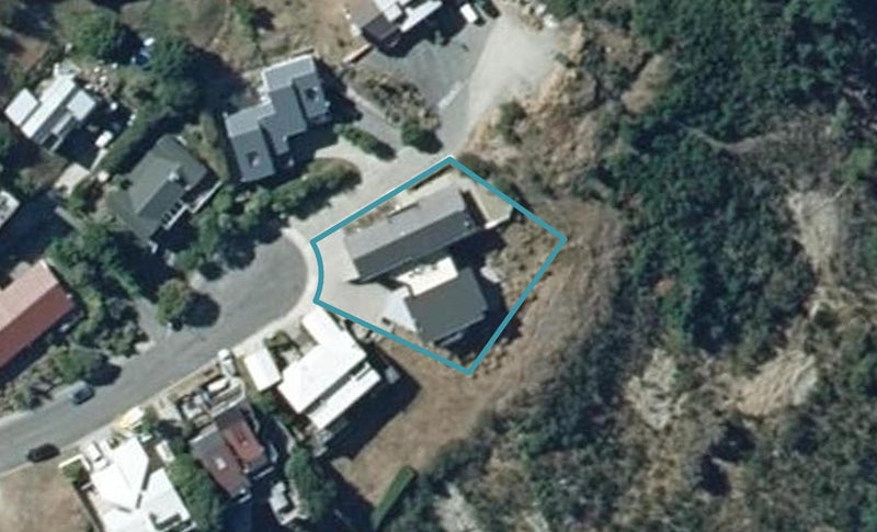 17D Von Place, Fernhill, Queenstown - Carousel 1