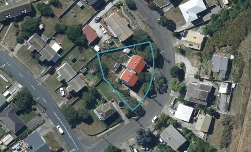 3 Owhiti Street, Titahi Bay, Porirua - Carousel 1