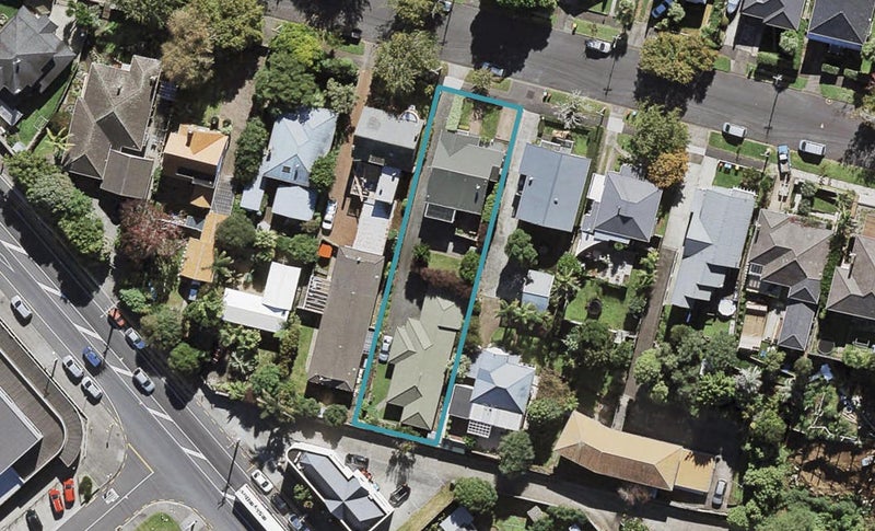 7 Rewa Road, Three Kings, Auckland - Carousel 1