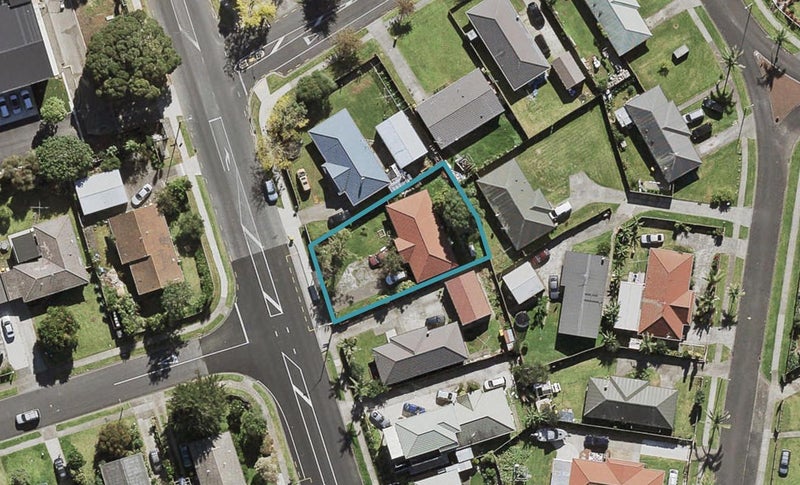 60 Robertson Road, Favona, Auckland - Carousel 1