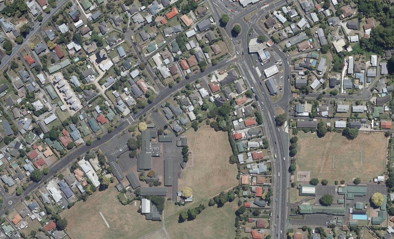 7/9 Mount View Road, Melville, Hamilton - Carousel 1