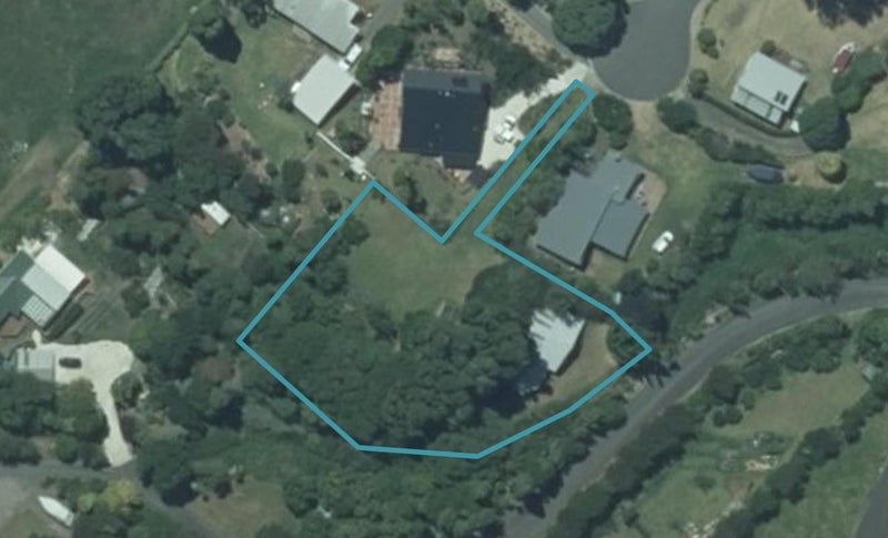 13 Taunui Place, Cooks Beach, Whitianga - Carousel 1