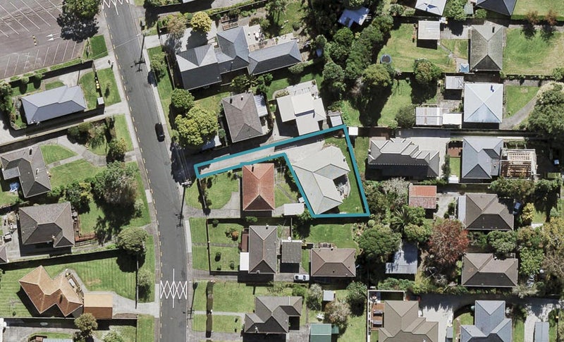54A Neil Avenue, Te Atatu Peninsula, Auckland - Carousel 1