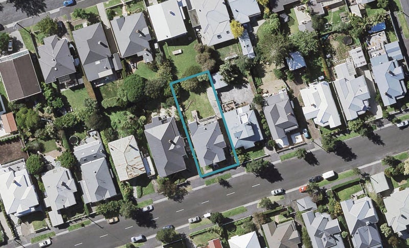 12 Allenby Avenue, Devonport, Auckland - Carousel 1
