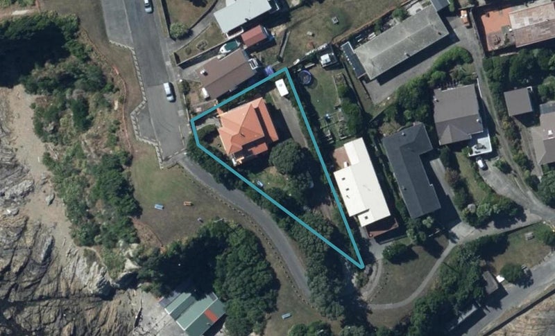 37 Terrace Road, Titahi Bay, Porirua - Carousel 1