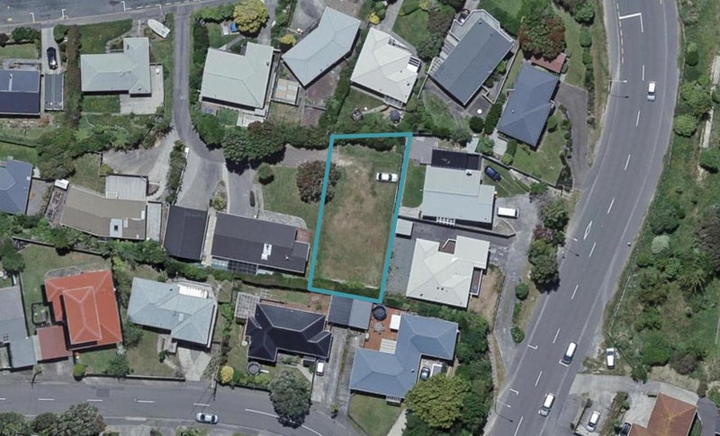 11A Kahikatea Grove, Paparangi, Wellington - Carousel 1