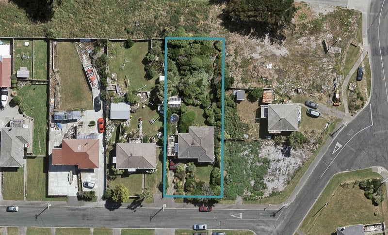 7 Budd Street, Bluff - Carousel 1