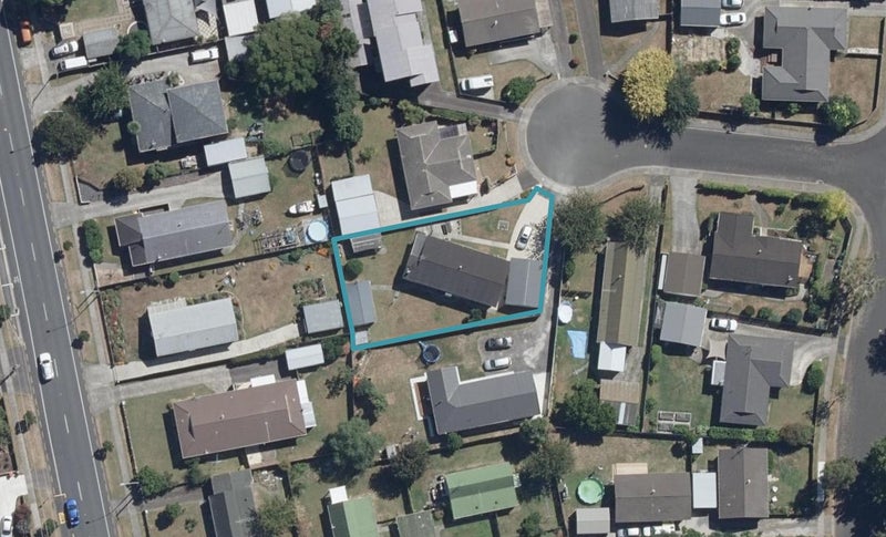 7 Ash Place, Pukete, Hamilton - Carousel 1