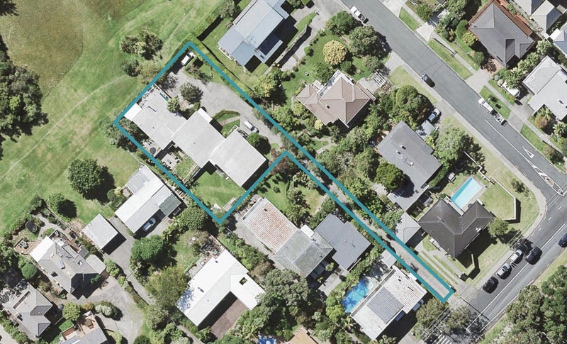 3/0 Aberdeen Road, Campbells Bay, Auckland - Carousel 1