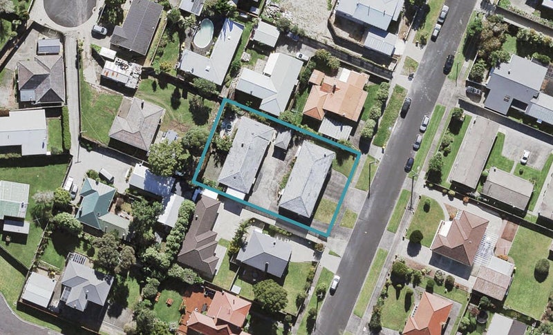 4/11 Karaka Street, New Lynn, Auckland - Carousel 1