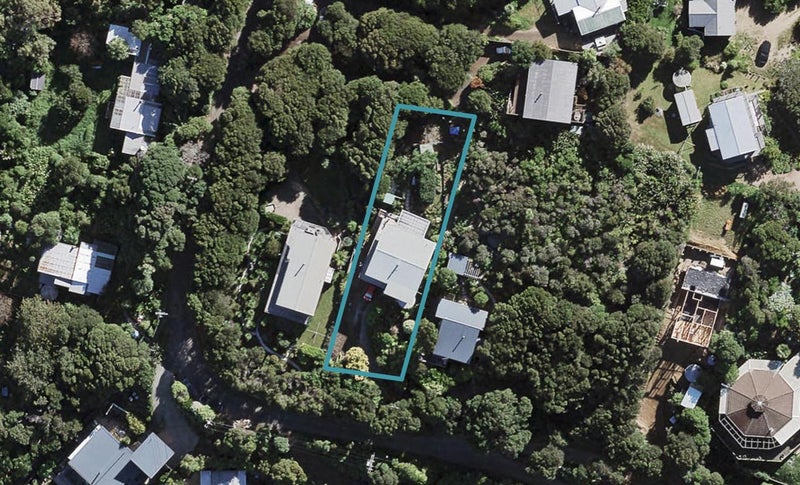 24 Upland Road, Omiha, Waiheke Island - Carousel 1