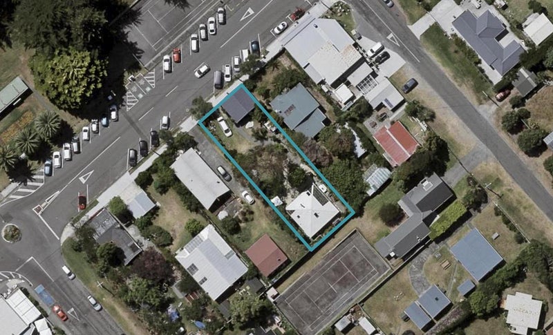 32 Tutere Street, Waikanae Beach, Waikanae - Carousel 1