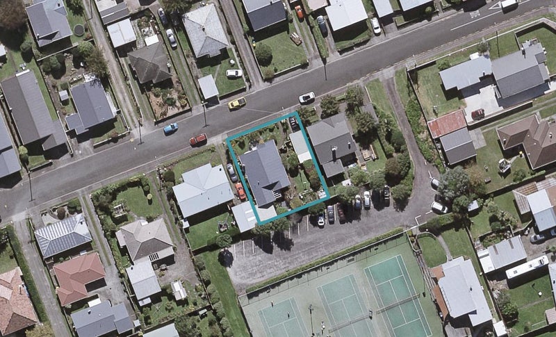 11 Walsh Road, Westown, New Plymouth - Carousel 1