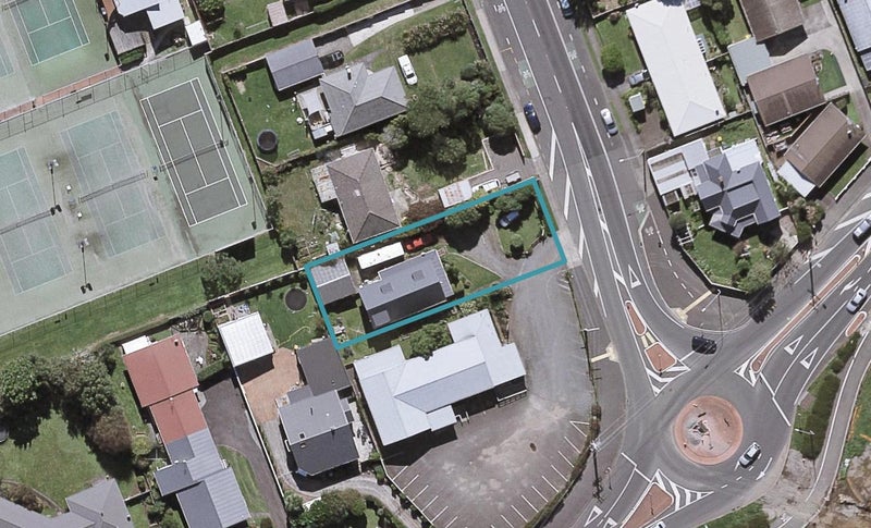 5 Omata Road, Westown, New Plymouth - Carousel 1