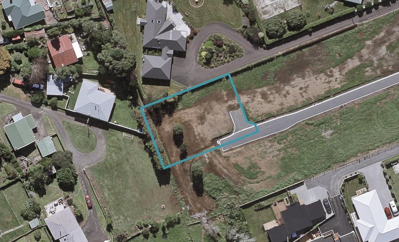 10 Terli Way, Glen Avon, New Plymouth - Carousel 1
