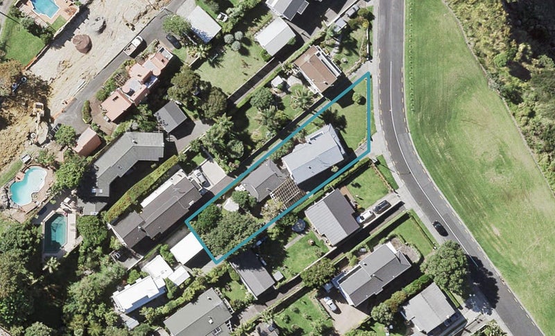 54 Marine Parade, Mellons Bay, Auckland - Carousel 1