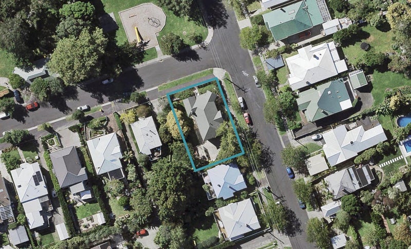 1 Allenby Avenue, Devonport, Auckland - Carousel 1