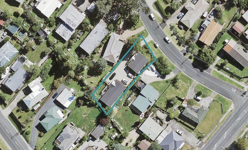 17 Parrs Cross Road, Henderson, Auckland - Carousel 1