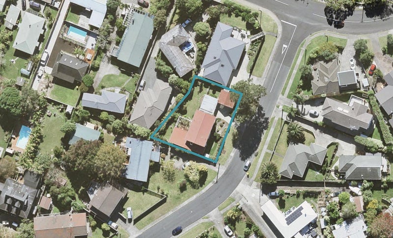 7 Law Street, Torbay, Auckland - Carousel 1