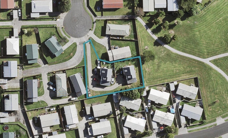2/24 Solveig Place, Randwick Park, Auckland - Carousel 1