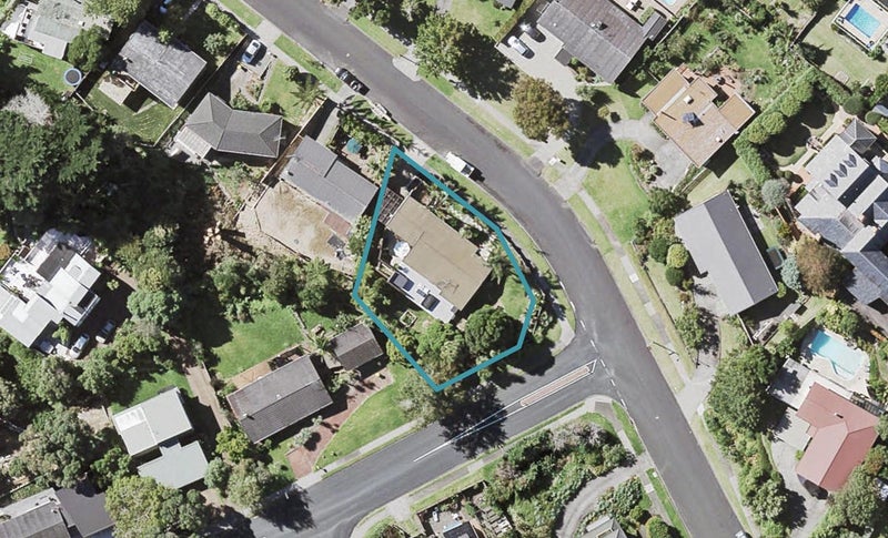 6 Cheriton Road, Mellons Bay, Auckland - Carousel 1