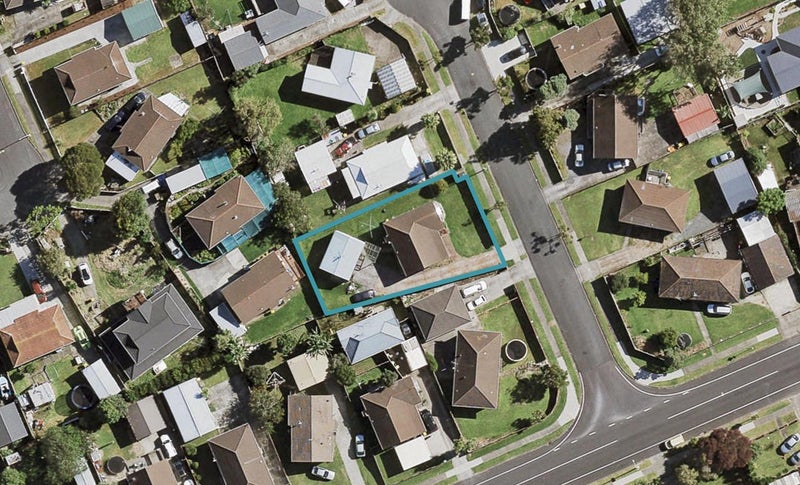 4 Balwyn Place, Clendon Park, Auckland - Carousel 1