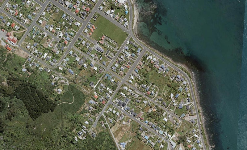 27 Walker Street, Bluff - Carousel 1