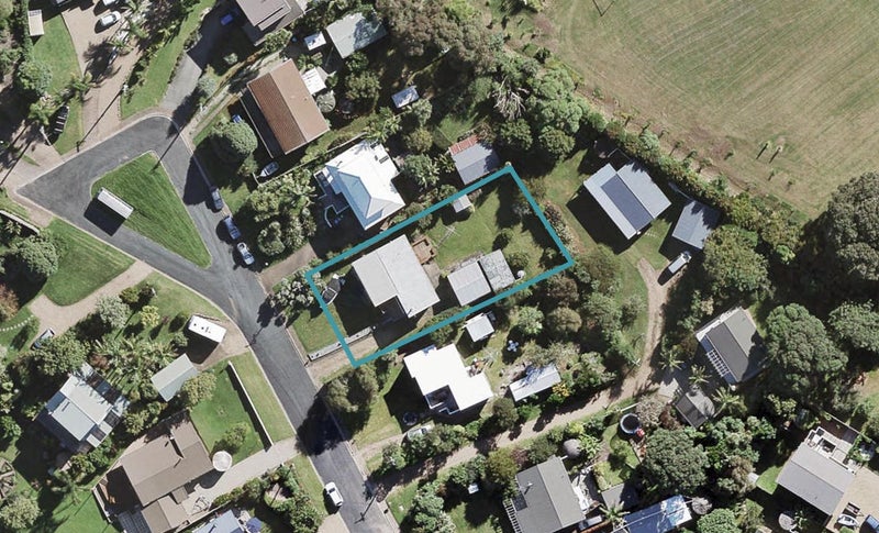 13 Esslin Road, Surfdale, Waiheke Island - Carousel 1